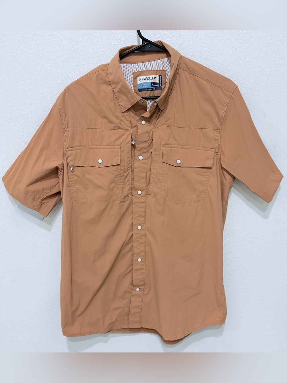 Magellan Outdoors Fish Gear Pearl Snap Shirt Men's Small Pecos River Tan Vented